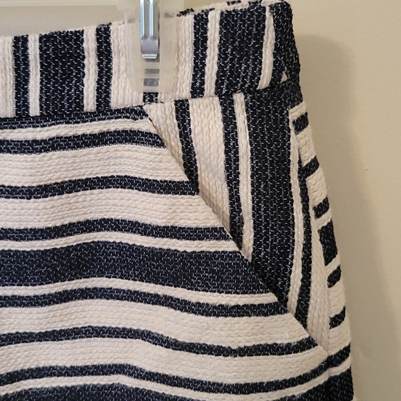 Banana Republic skirt cream and navy blue striped - Picture 2 of 4
